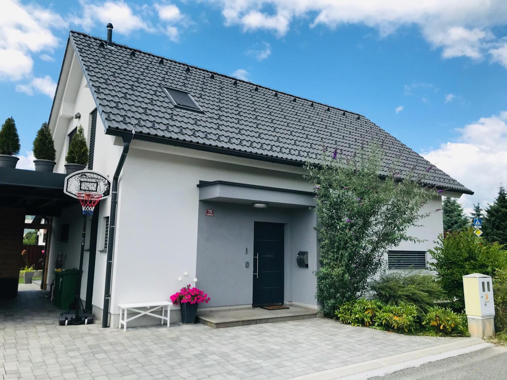 רדובליצ'ה Spacious Family Home Near Bled - Modern & Cozy מראה חיצוני תמונה